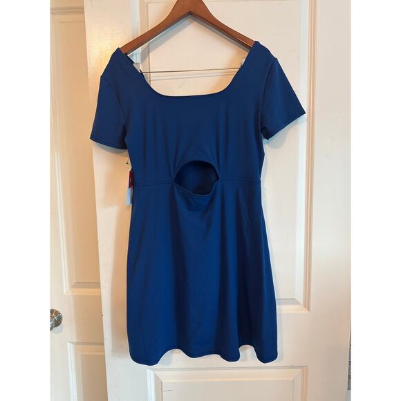Short Sleeve Active Mini Maternity Dress With Built in Shorts Back Cut-Out L - Picture 9 of 11